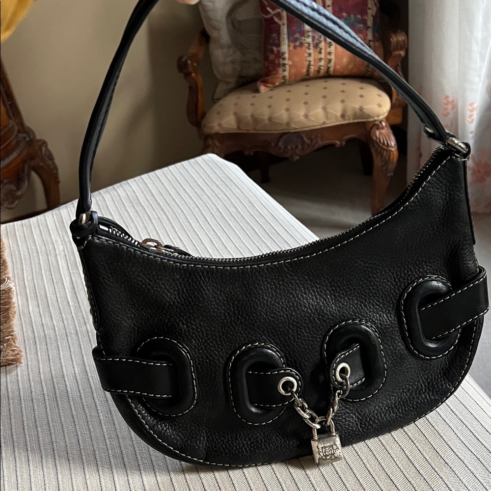 Vintage MICHAEL Michael Kors Black Leather Shoulder Bag.